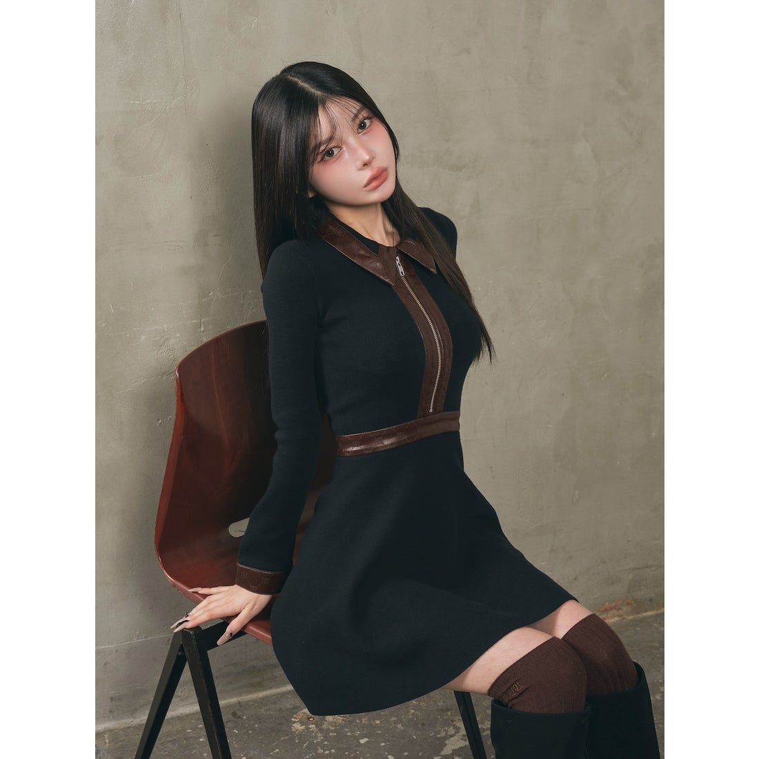 ダーリッチ Darich ロゴレザーフレアミニワンピース （ブラウン