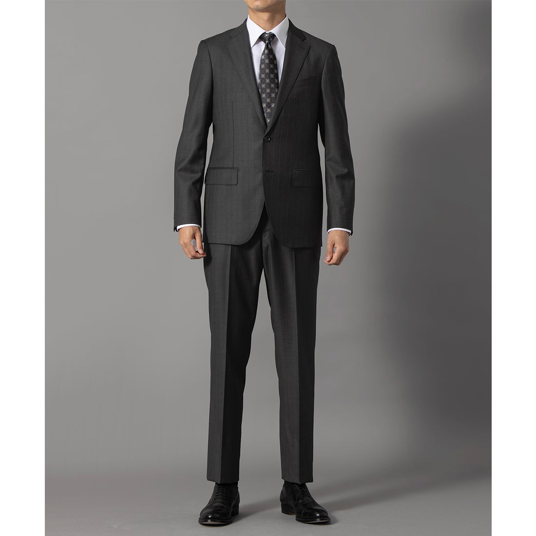 SESSERA チャコールグレーストライプスーツ （チャコール） -D'URBAN