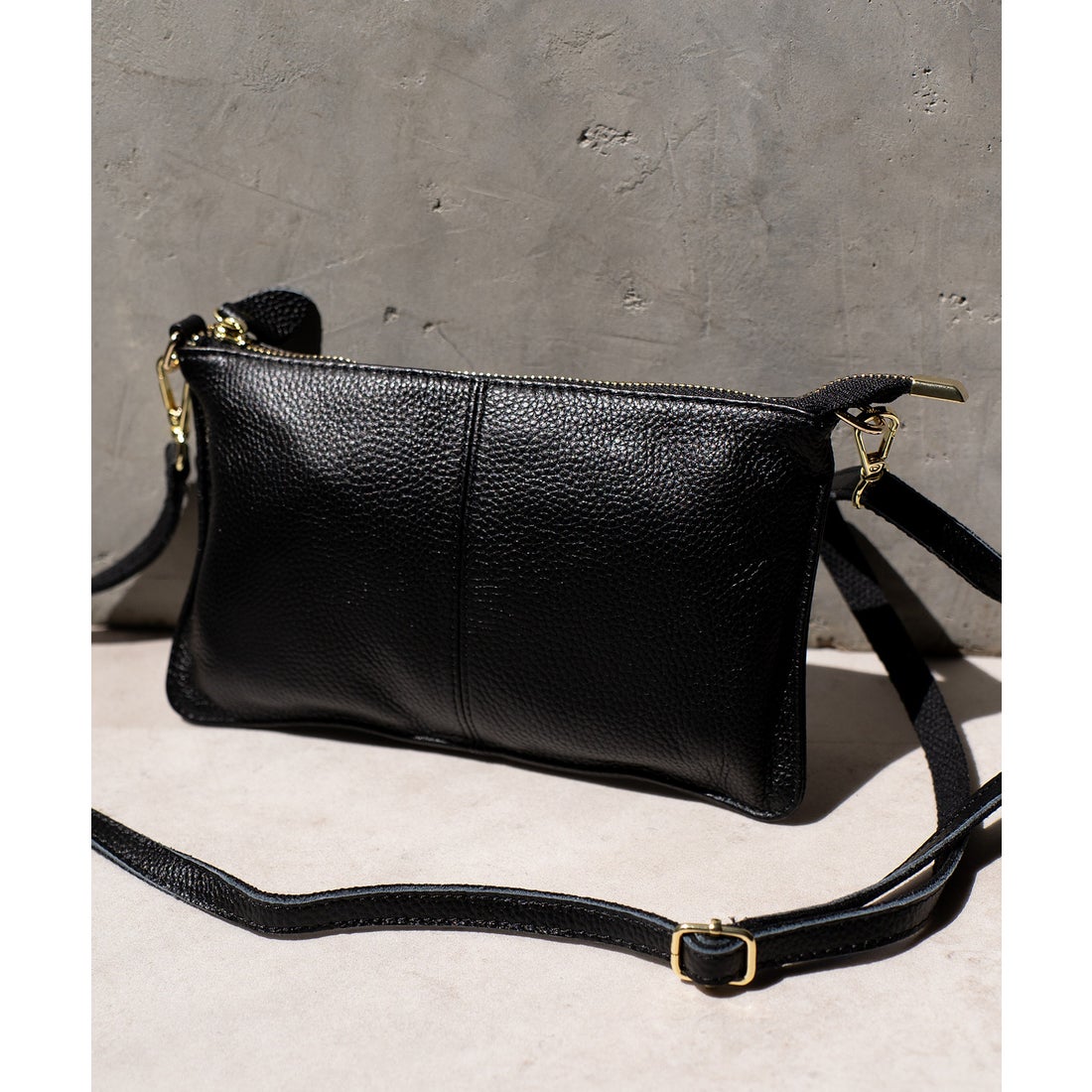 デバイス DEVICE 本革 スリムミニショルダーバッグ サコッシュ