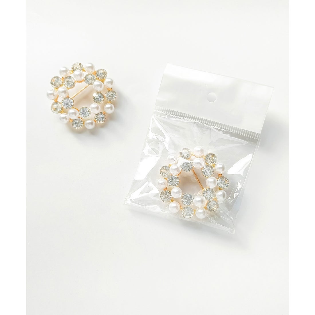 ドレスプラス DRESS+ サークル型のブローチ パーティーアクセ パール