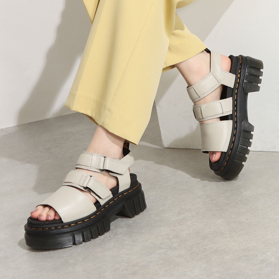 ドクターマーチン Dr.Martens レディース サンダル 厚底 RICKI 3-STRAP