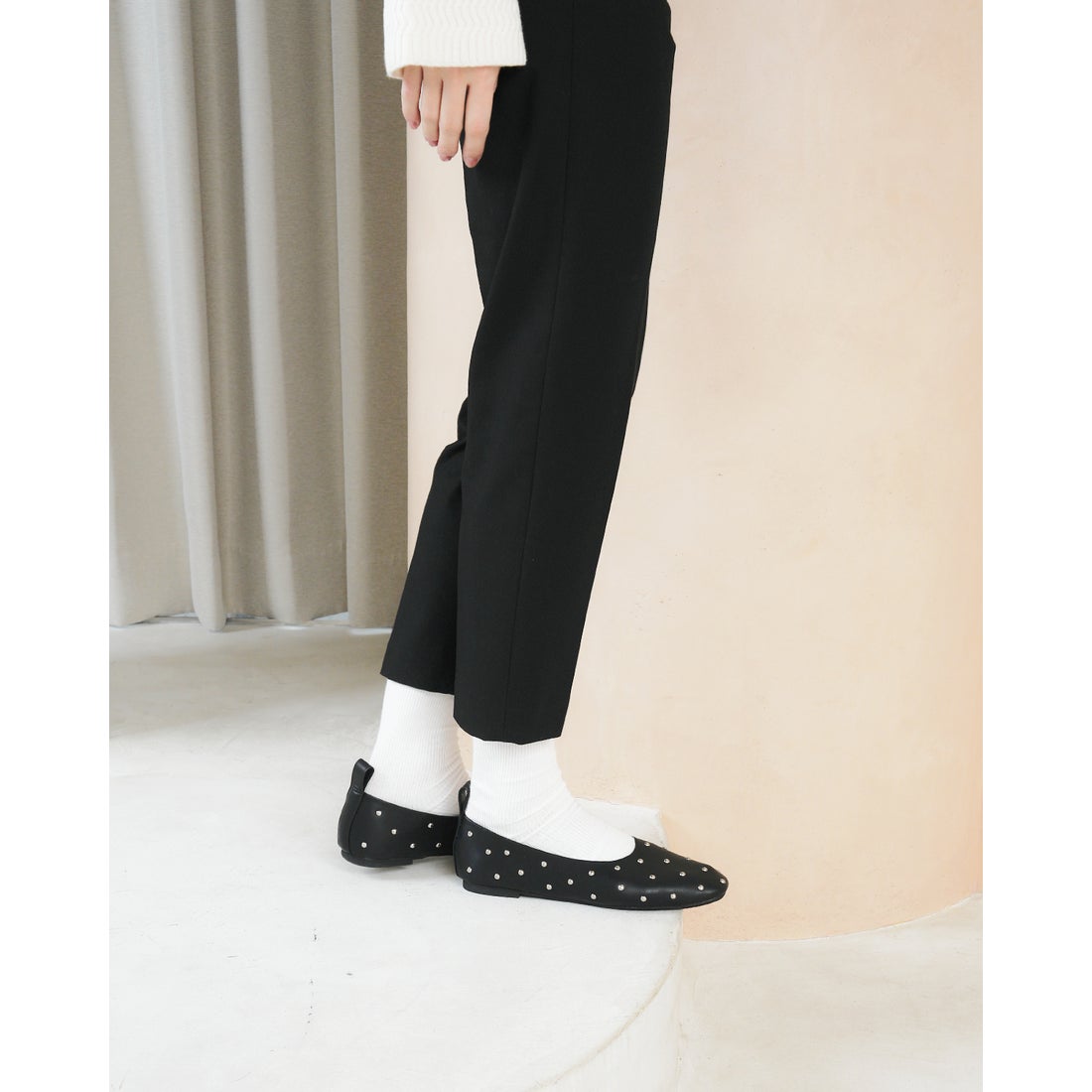 エマ フランシス Emma Francis フラット スタッズパンプス （ブラック