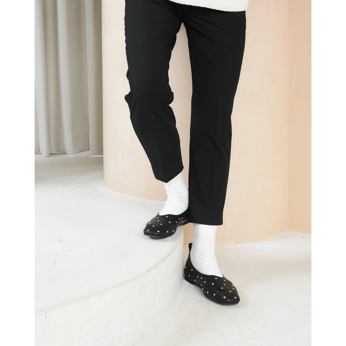 エマ フランシス Emma Francis フラット スタッズパンプス （ブラック