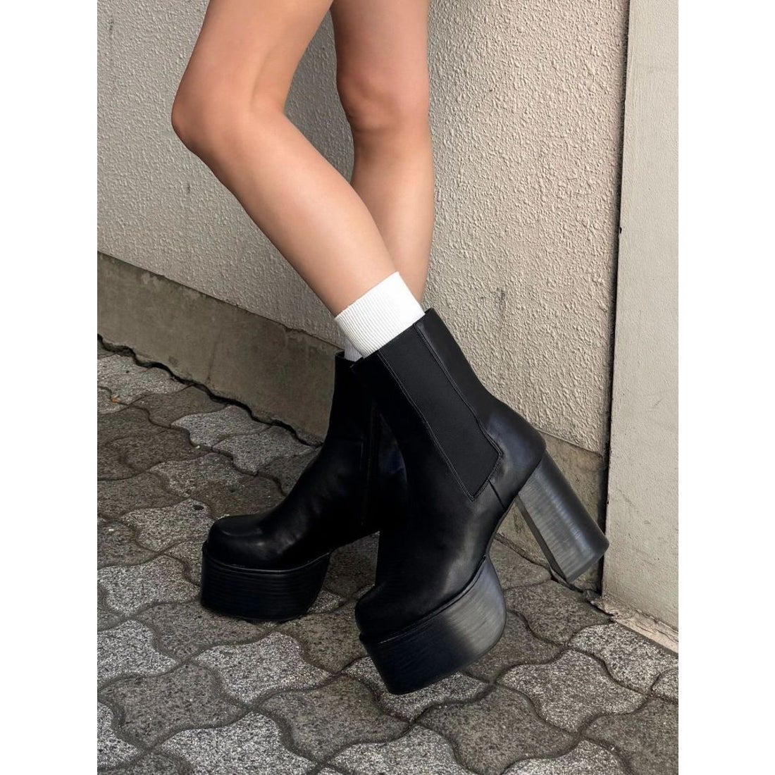 エモダ EMODA ラウンドサイドゴアブーツ （ブラック） -ファッション