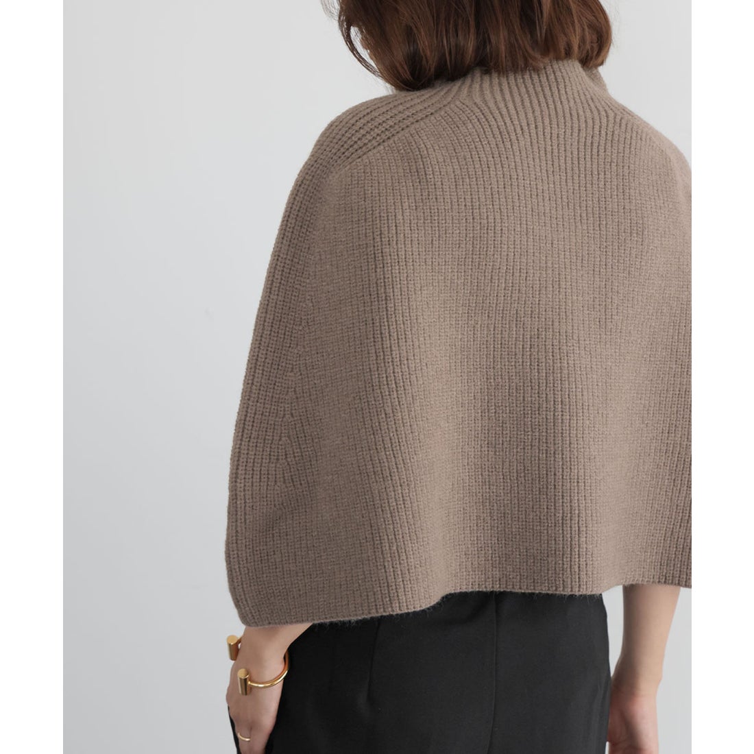 エルフランク ELFRANK ハイネックショート丈ニットポンチョ （モカ