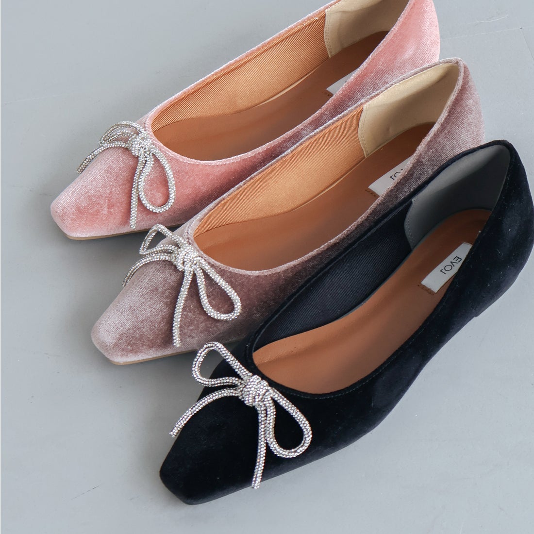 EVOL/イーボル】 リボンフラットスクエアベロアパンプス IX5429