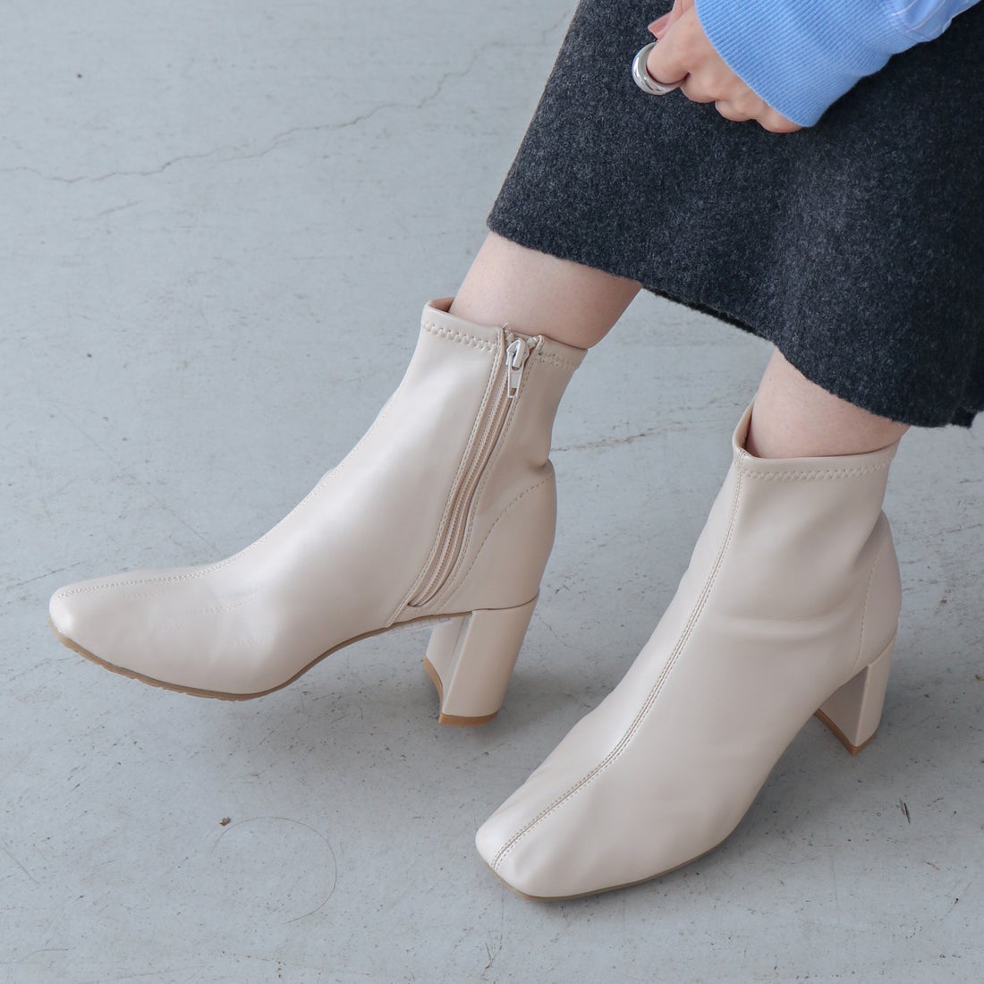 EVOL/イーボル】 ソフトストレッチ7cmヒールショートブーツ IX5478