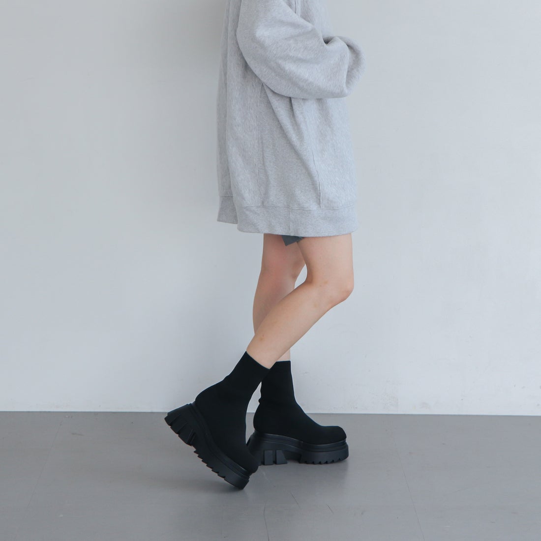 EVOL/イーボル】 厚底ニットショートブーツ IX5566 （ブラック