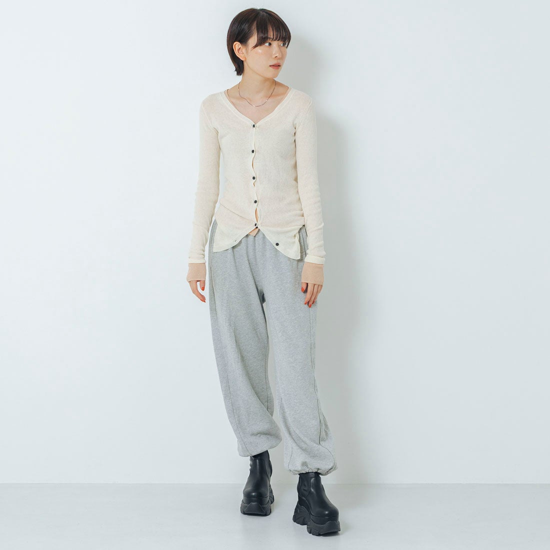 EVOL/イーボル】 厚底ストレッチブーツ IX5489 （ブラック） -【公式