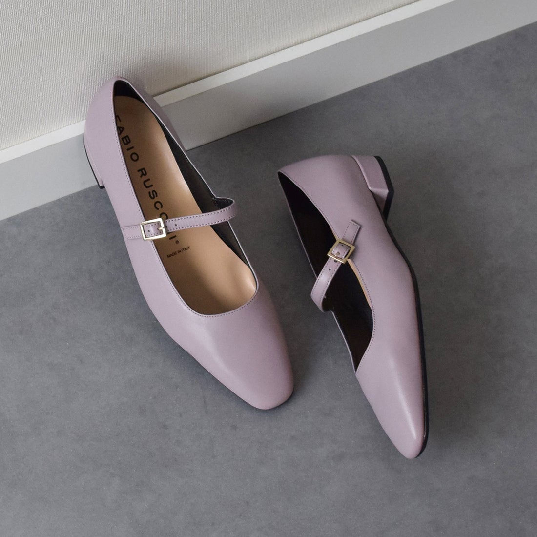 ファビオルスコーニ FABIO RUSCONI スクエアトウワンストラップ