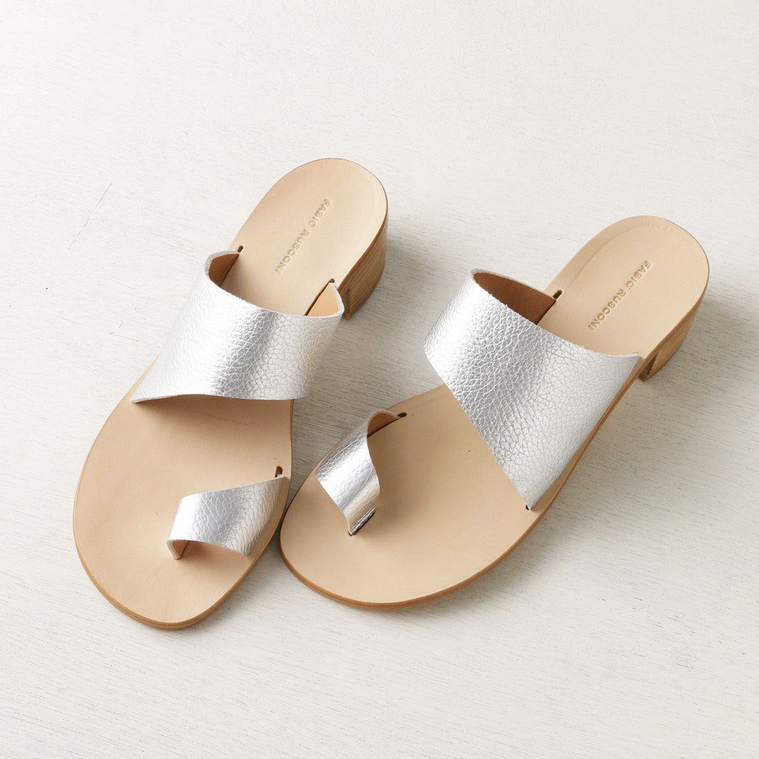 ○ファビオルスコーニ FABIO RUSCONI トングサンダル （シルバー