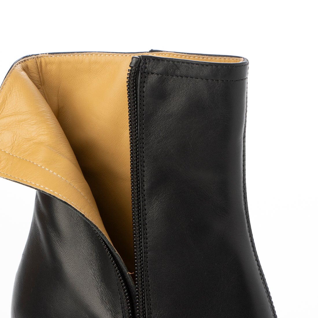 ファビオルスコーニ FABIO RUSCONI スクエアトウミドルヒールレザー