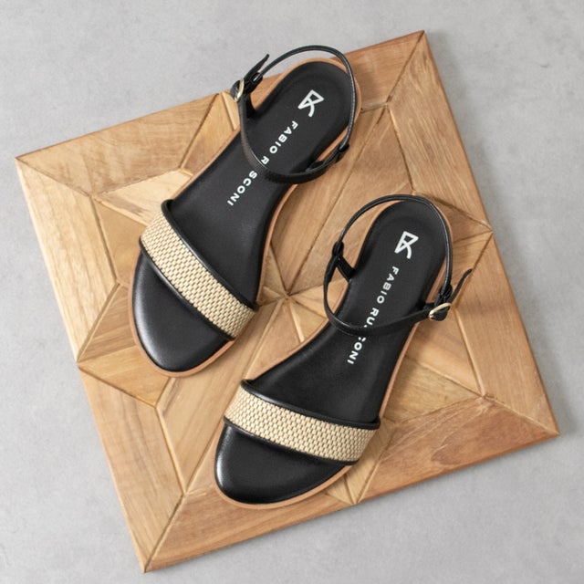 ファビオルスコーニ FABIO RUSCONI フラットストラップサンダル