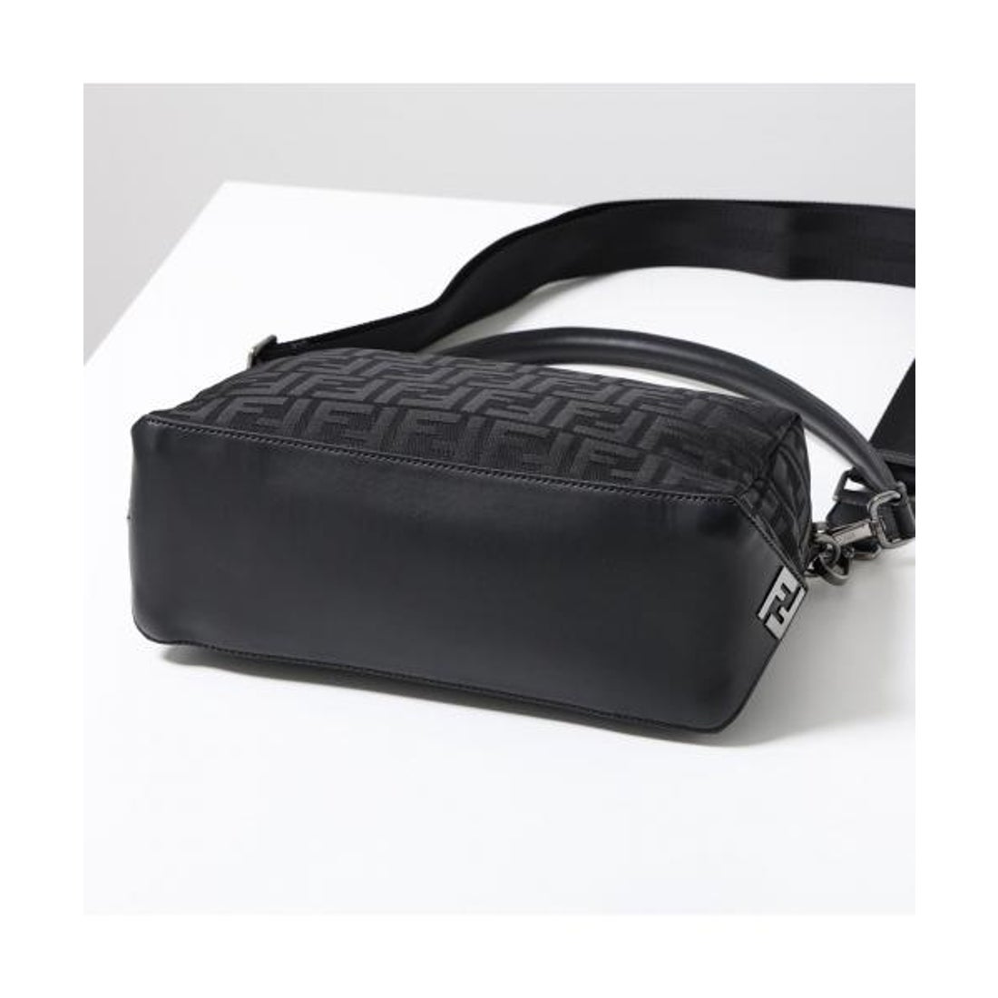 フェンディ FENDI FENDI ショルダーバッグ LUI ルイ ミディアム 7VA672