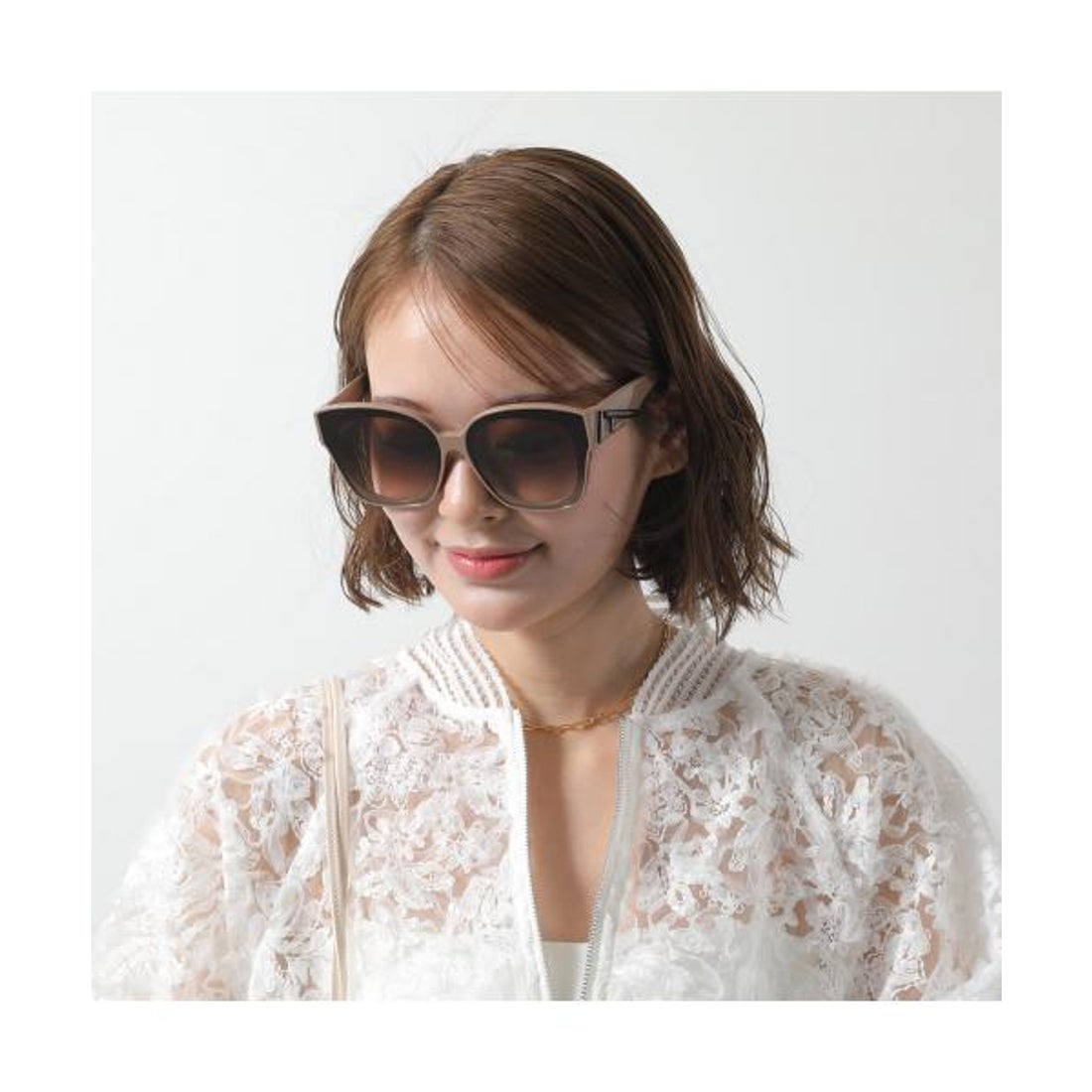 フェンディ FENDI FENDI サングラス FE40098F バタフライ型 セル