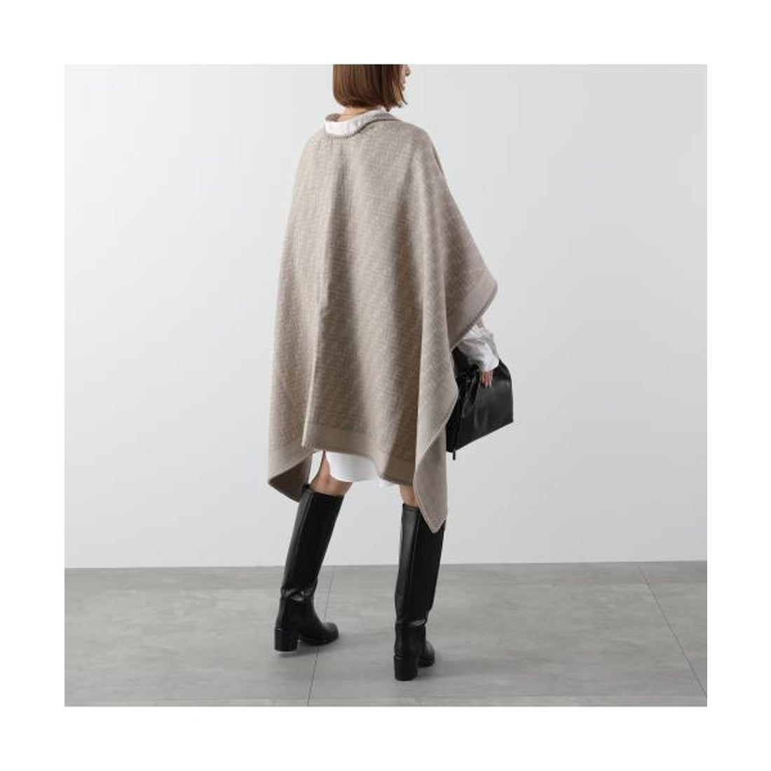 フェンディ FENDI FENDI ポンチョ FXX776 ASFX ケープ （F0QB9/BEIGE