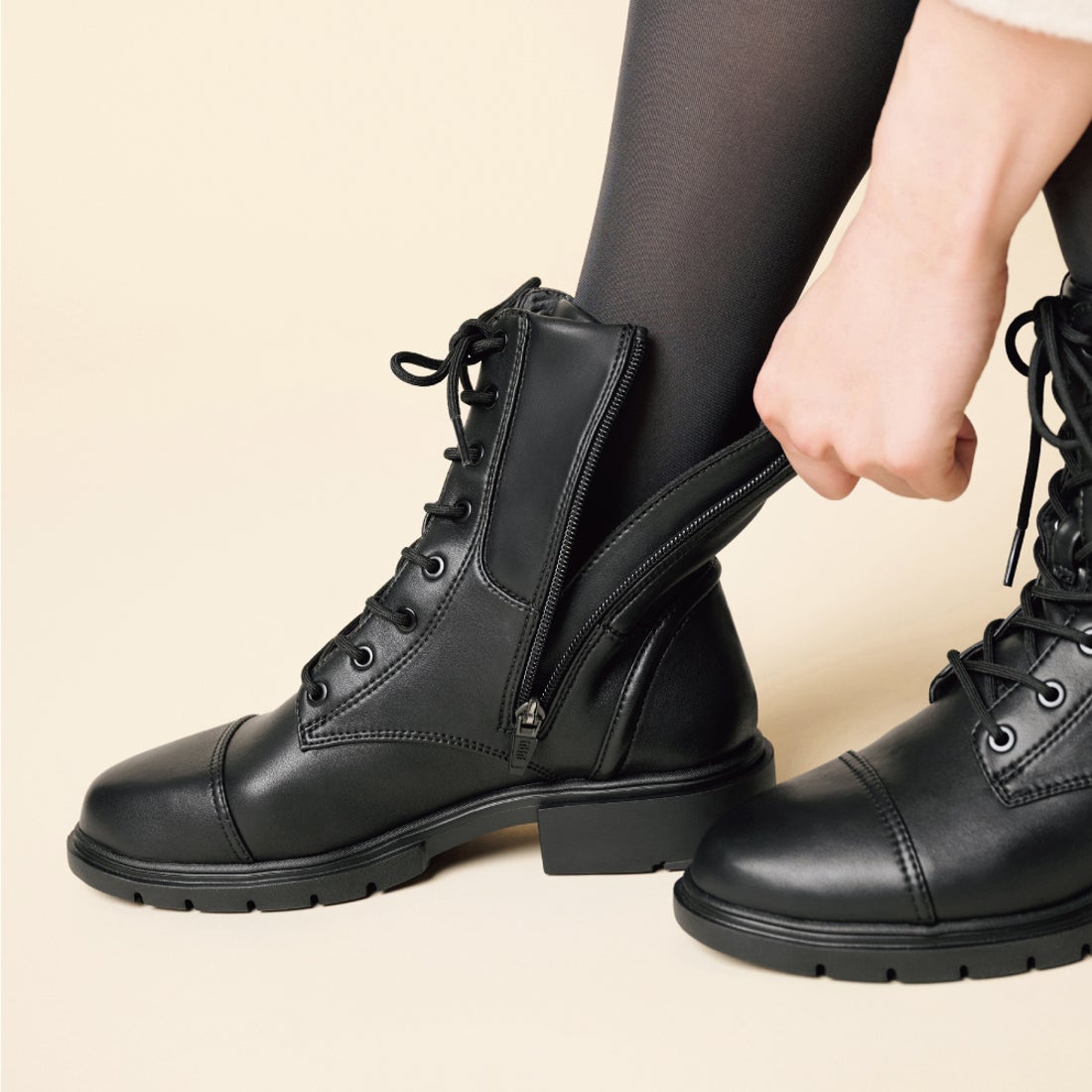 ボリュームソールレースアップブーツ210 （ブラック） -fitfit