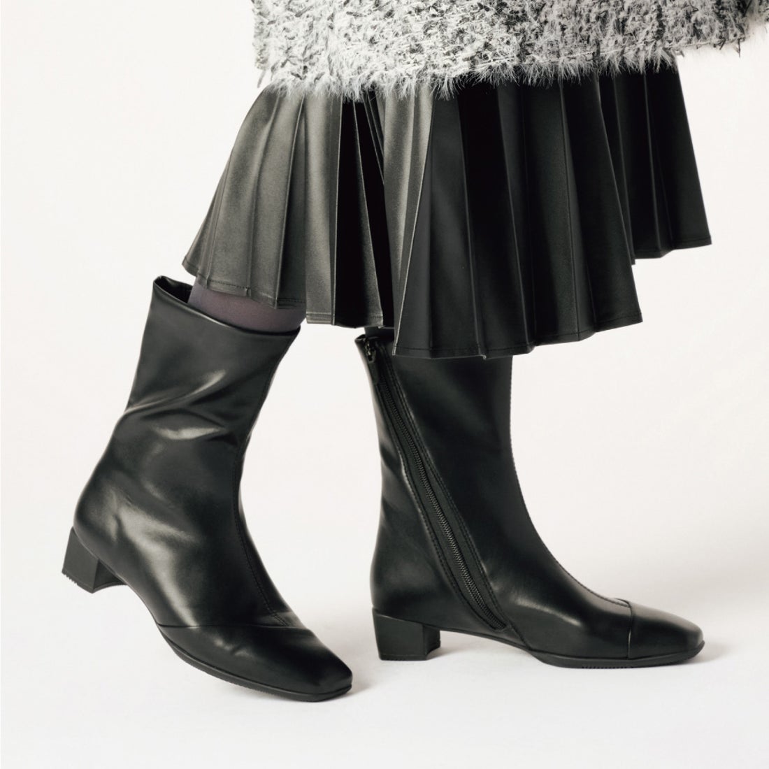 スクエアトゥヒールブーツ （ブラック） -fitfit(フィットフィット