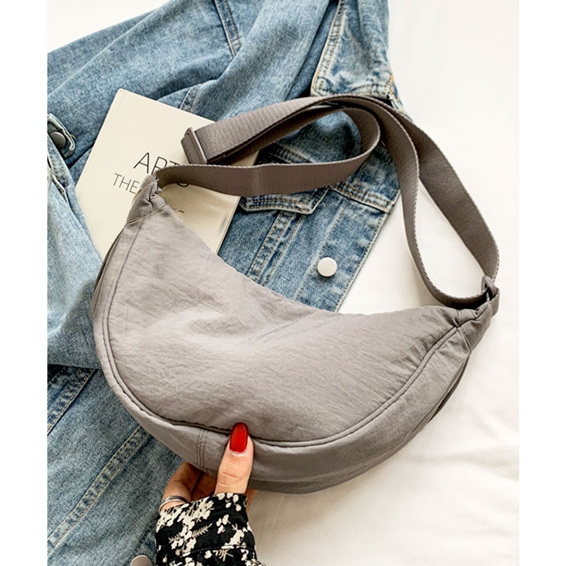 フロージュ florge 【ユニセックス】ハーフムーンショルダーバッグ