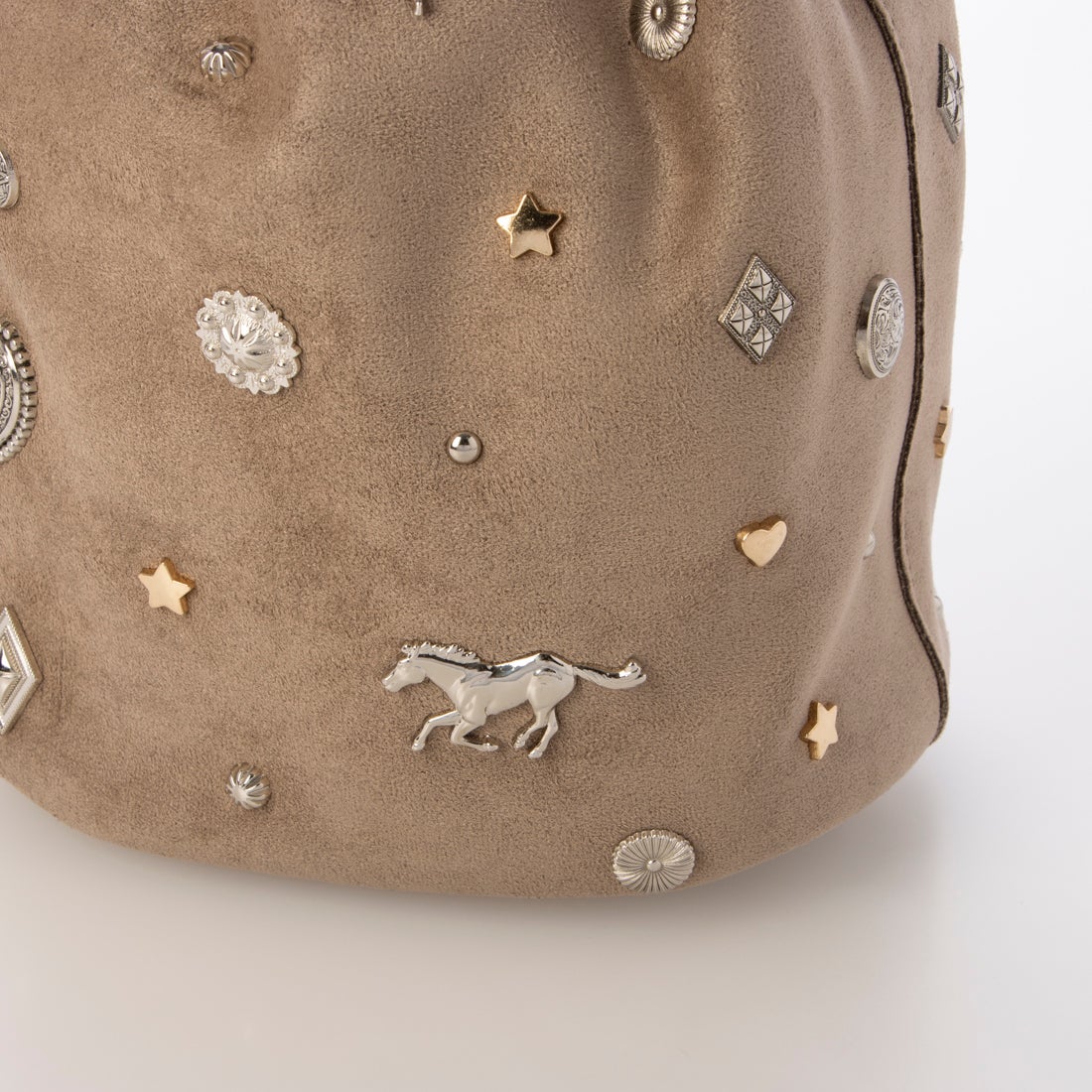 カカトゥ kakatoo スエード調スタッズドロストバッグ （BE