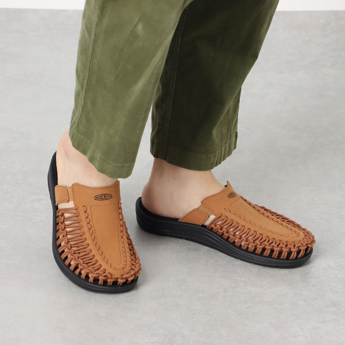 KEEN /キーン UNEEK II SLIDE ユニークツースライド スポーツサンダル