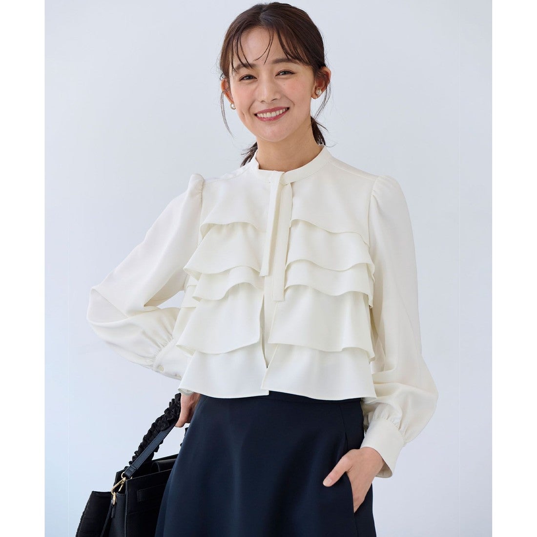 組曲 【KUMIKYOKU NAVY】コンフォータブルドレープ フリルブラウス