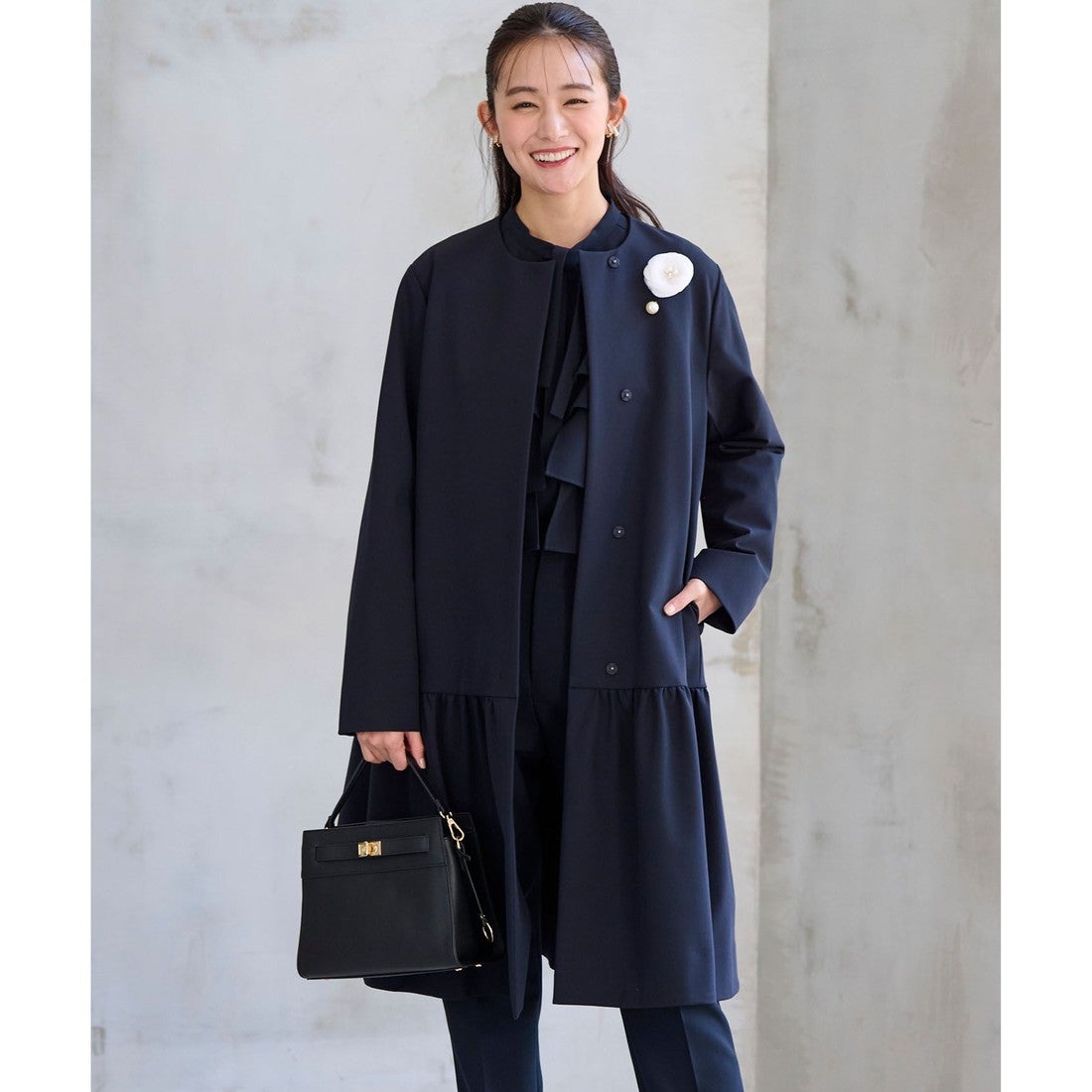 組曲 L 【NAVY】ダブルクロスストレッチ ノーカラーコート （ネイビー