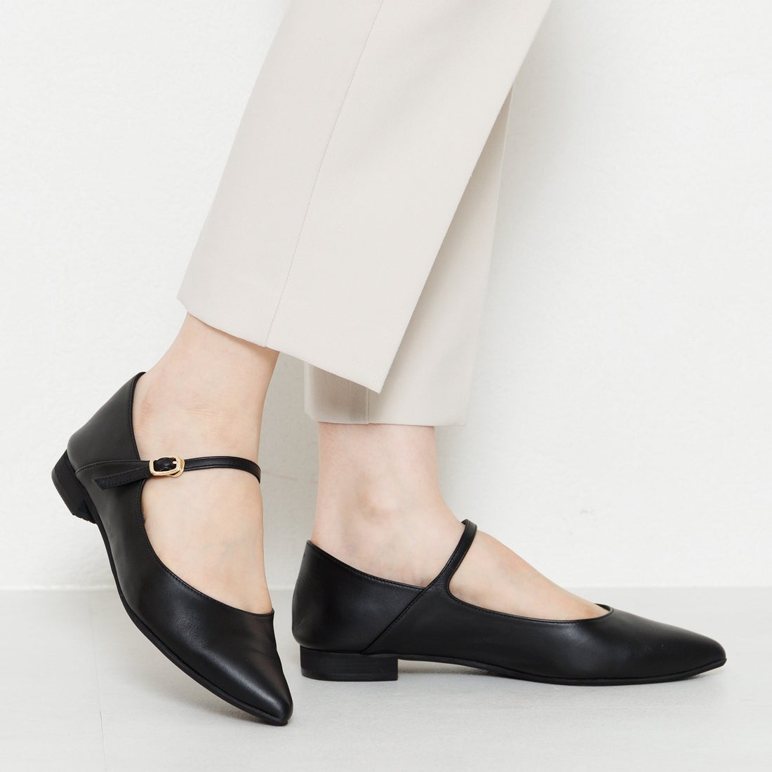 ヒミコ 卑弥呼 【撥水レザー】ポインテッドトゥフラットストラップ