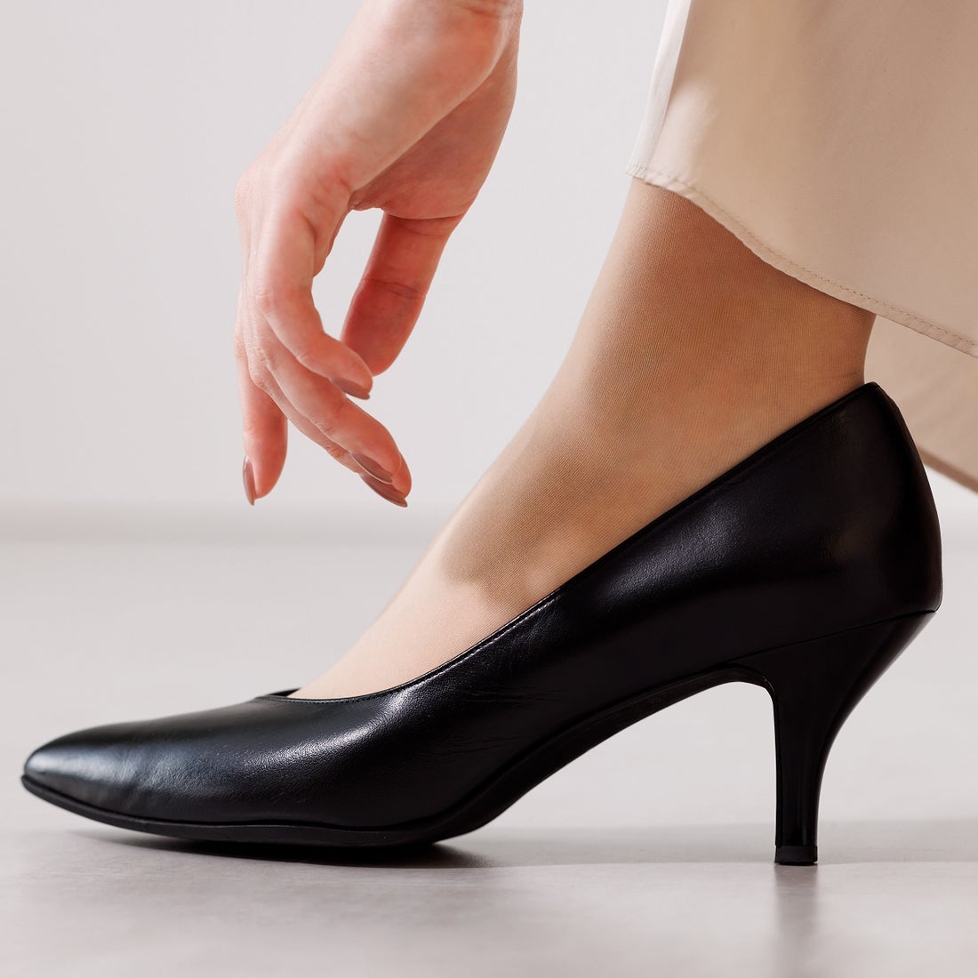 ヒミコ 卑弥呼 【撥水レザー】ポインテッドトゥパンプス/643102