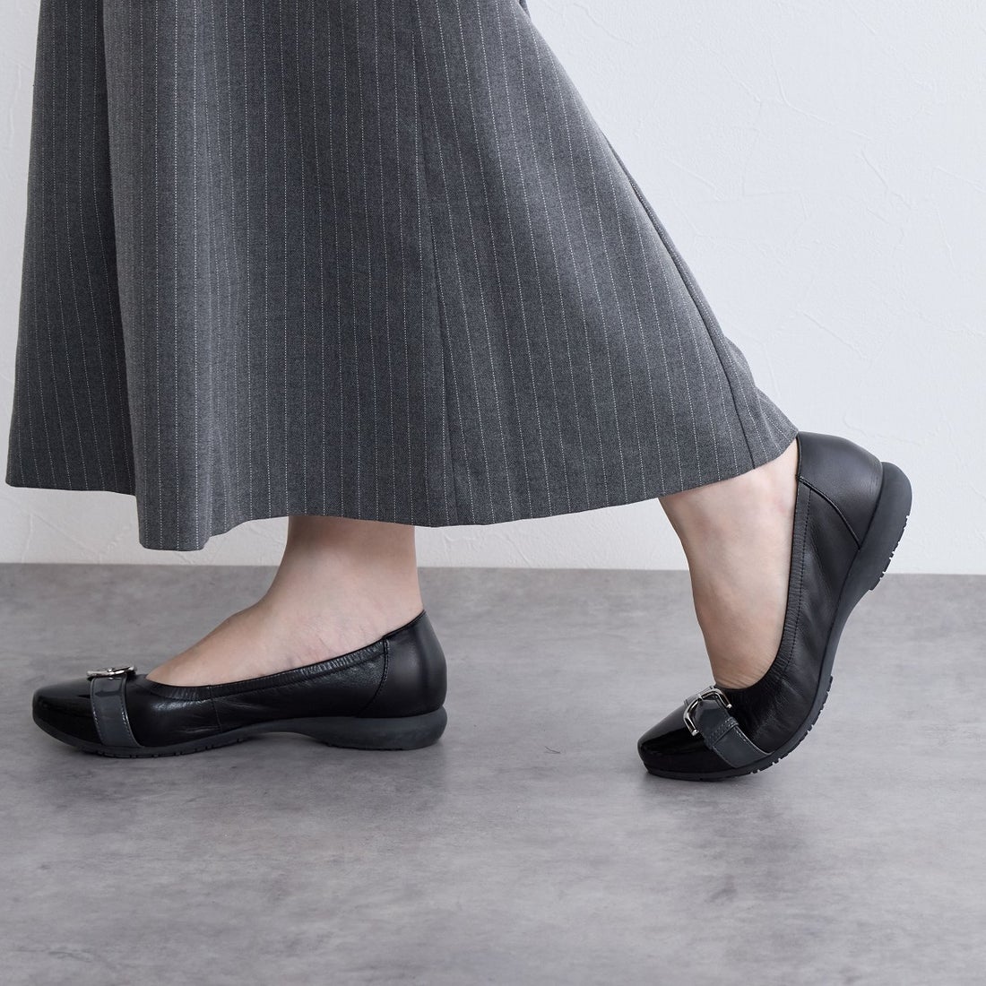 ヒミコ 卑弥呼 【撥水レザー】バックルスニーカーパンプス/643104