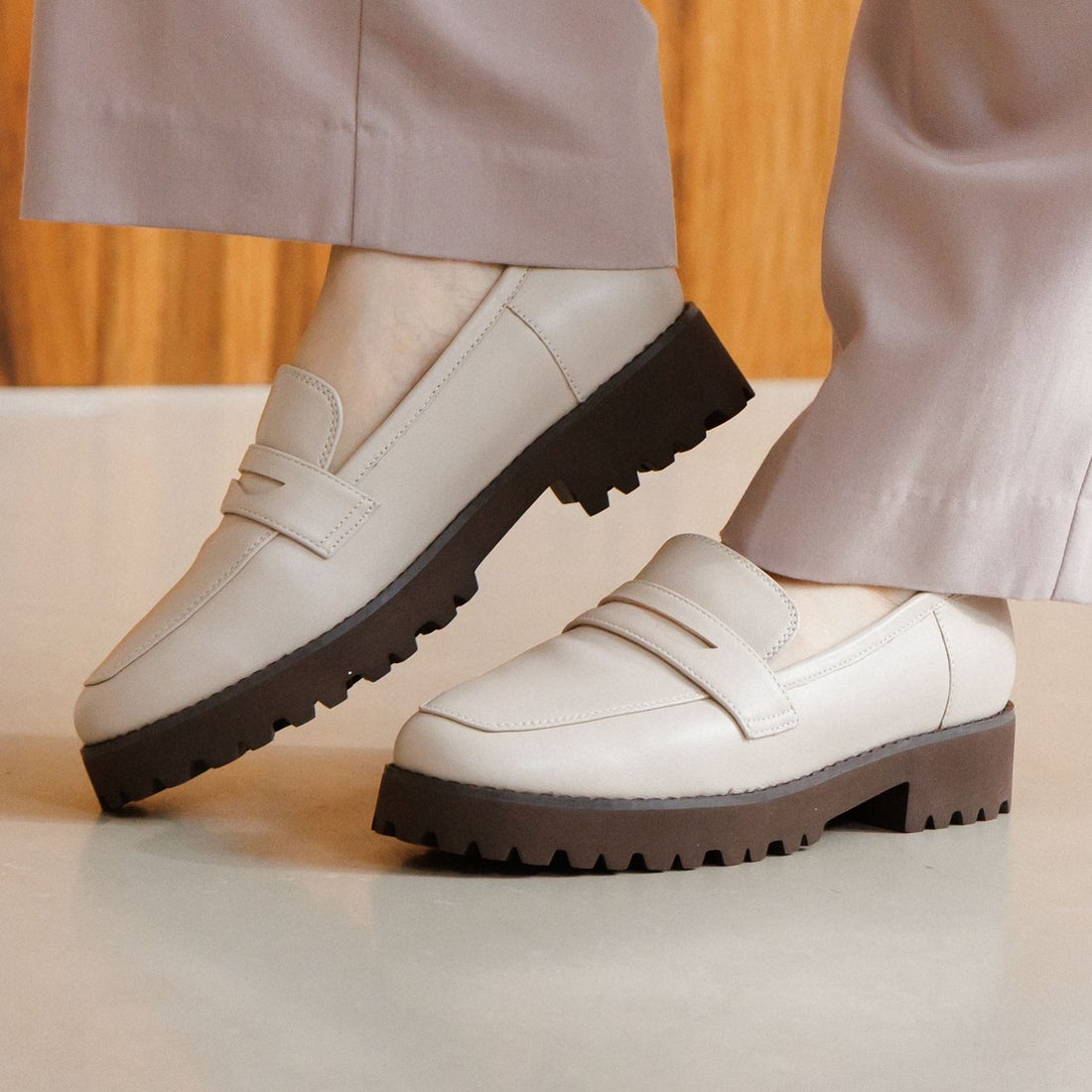 ヒミコ 卑弥呼 【WEB限定デザイン】トラックソールコインローファー