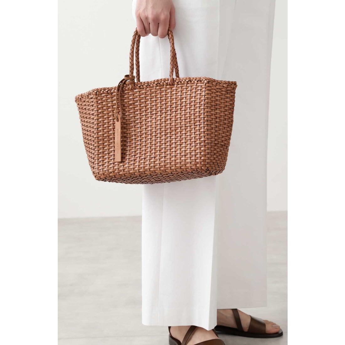 Craig for human womanピンクグレージュかごバッグDRAGON Craig for