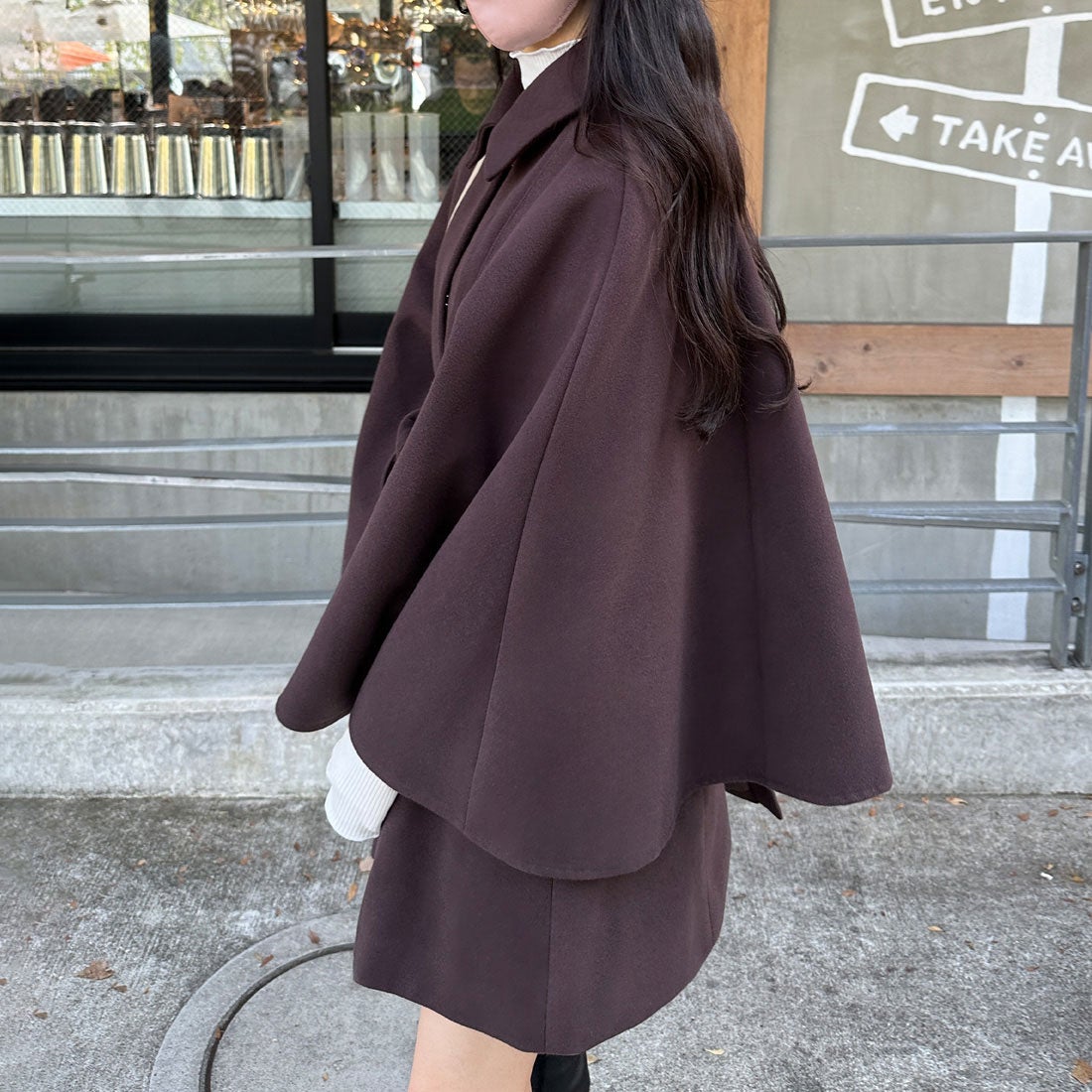 ジュノア JUNOAH スリットケープコート （ダークブラウン） -靴