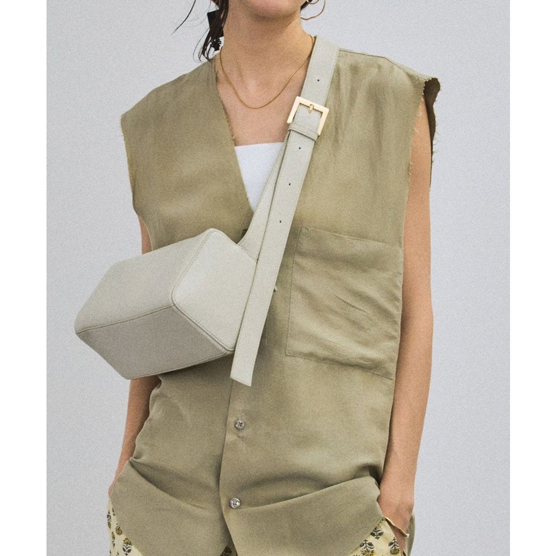 サロン アダム エ ロペ SALON adam et rope' レザーボックスショルダー