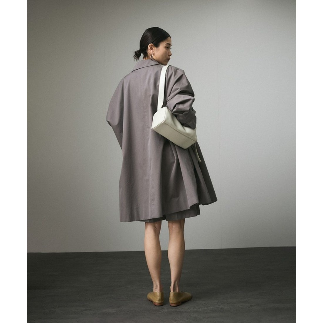 サロン アダム エ ロペ SALON adam et rope' レザーボックスショルダー