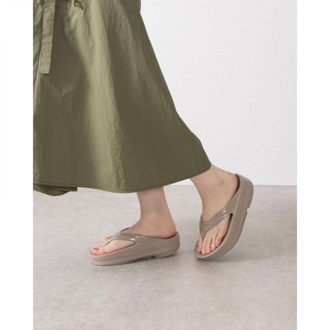 ウーフォス OOFOS OOMEGA （NOMAD） -靴＆ファッション通販 ロコンド