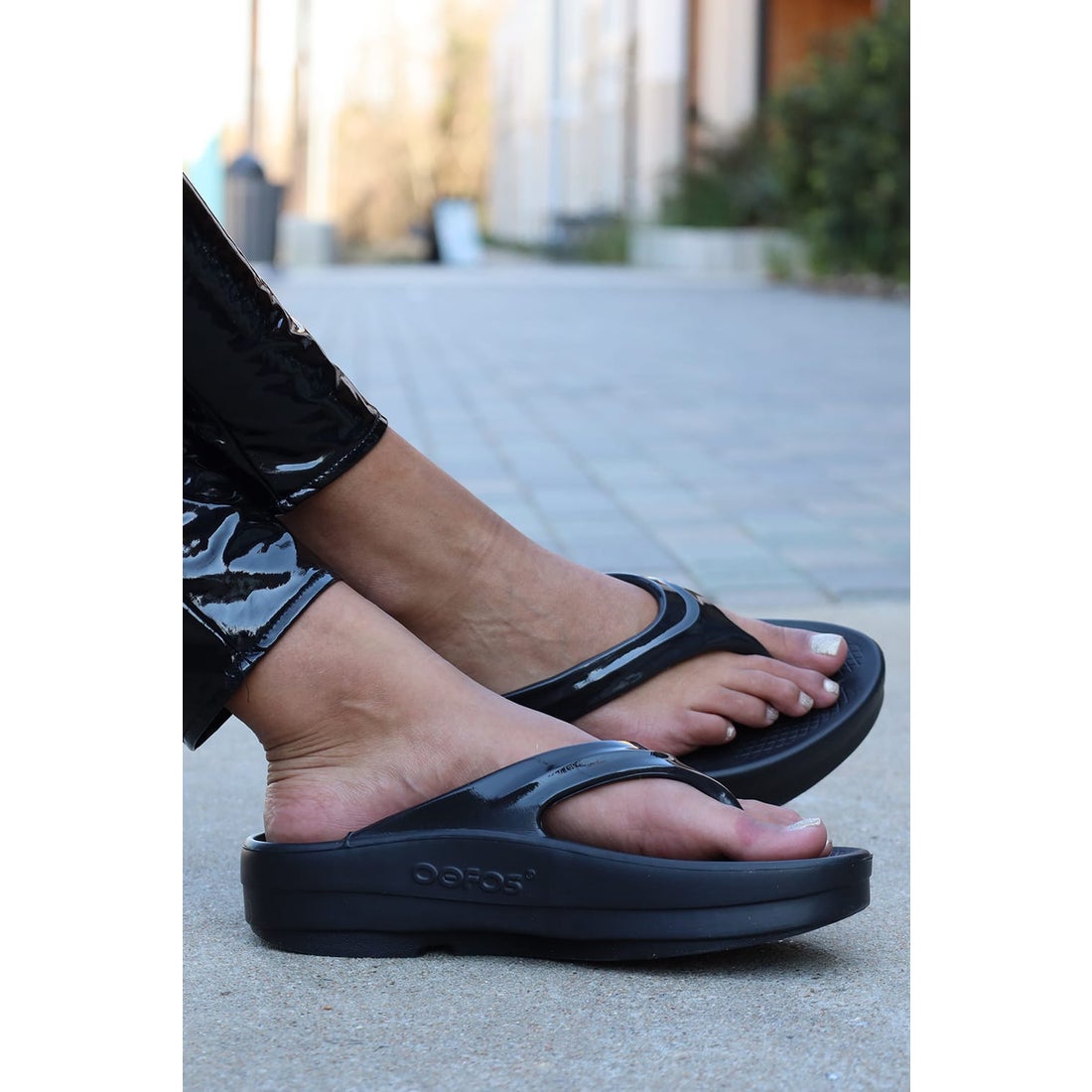 ウーフォス OOFOS Oomega - ウーメガ （black） 通販 大阪心斎橋/京都