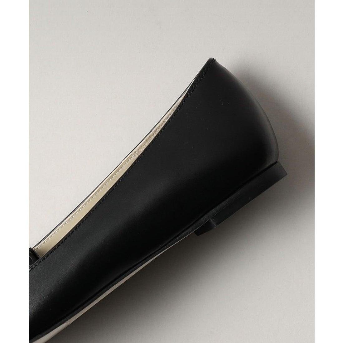 ODETTE E ODILE タイニーストラップ フラット10↑ （MOCA