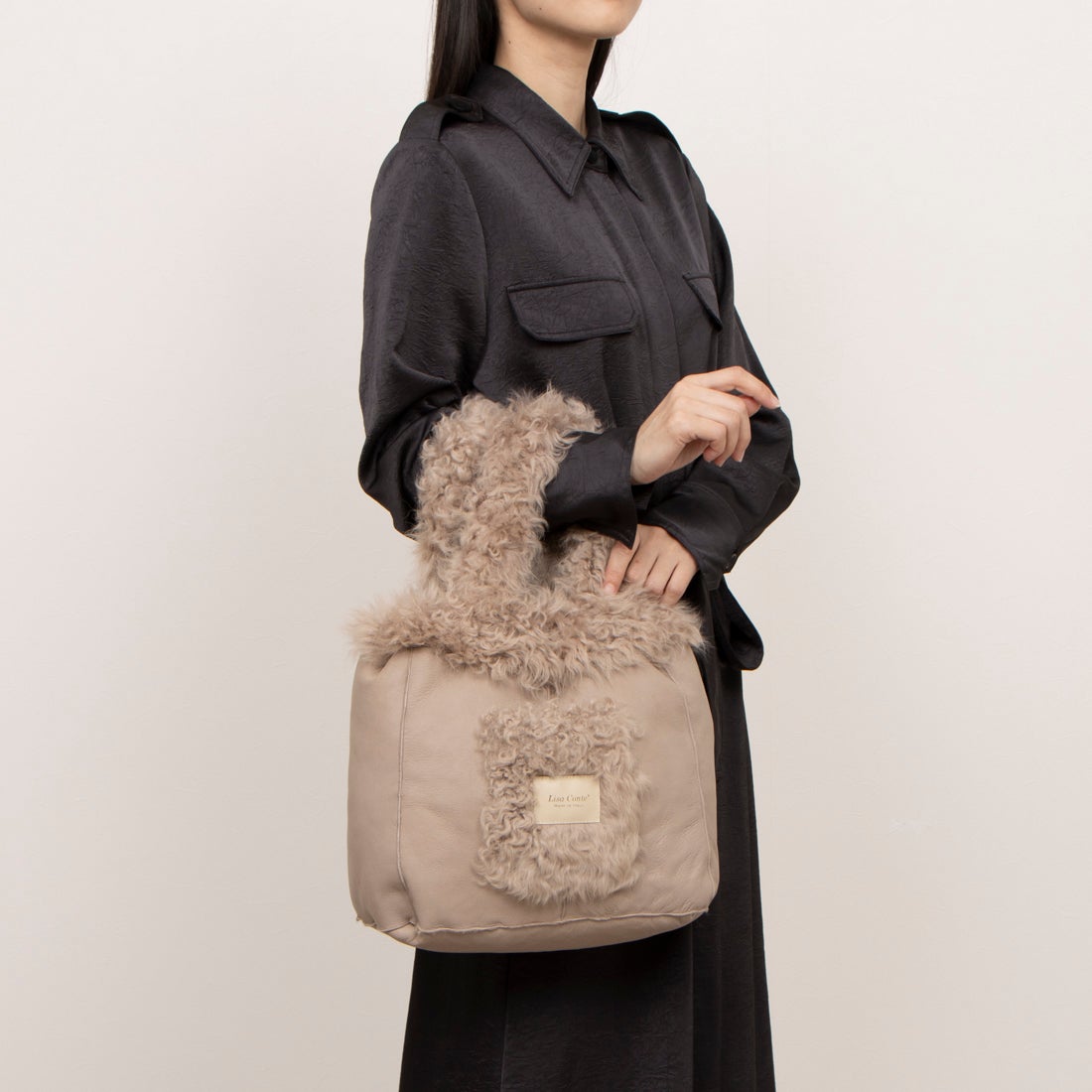 リサ コンテ Lisa Conte' リバーシブルムートンバッグ （ライト