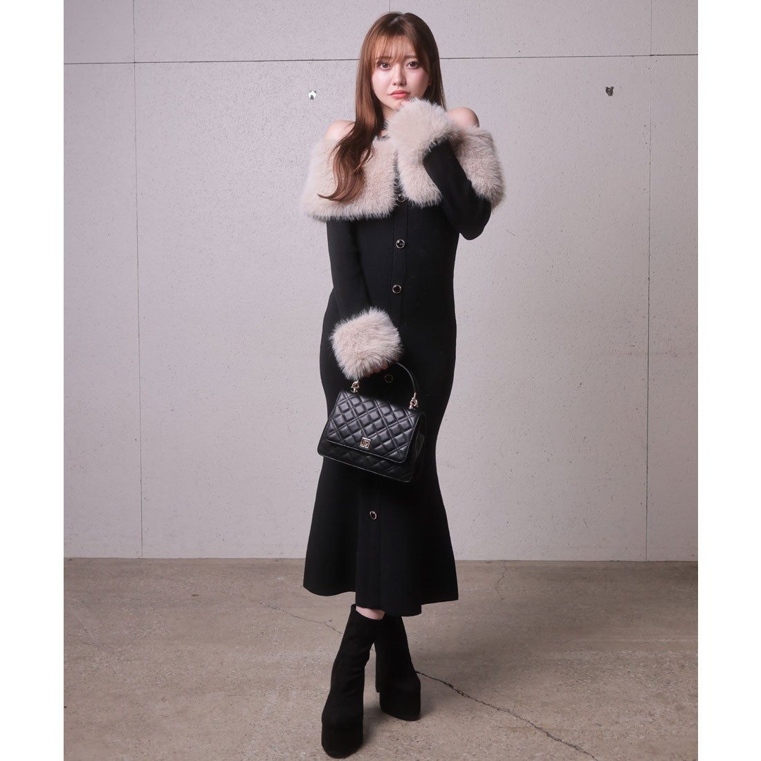 リップサービス LIP SERVICE ファーオフショルボタンニットワンピース