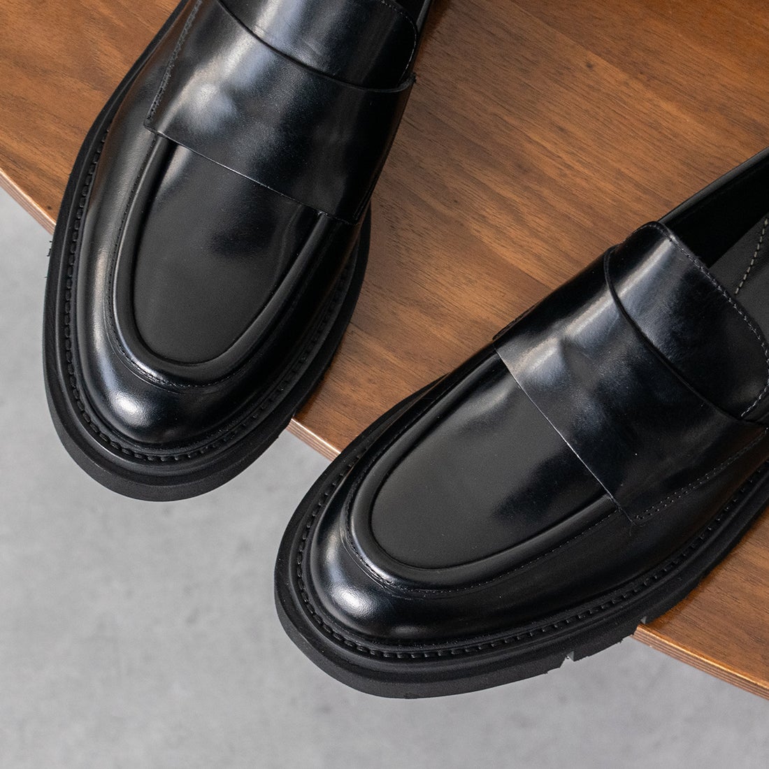 ルカ グロッシ Luca Grossi タンクソールローファー （ブラック