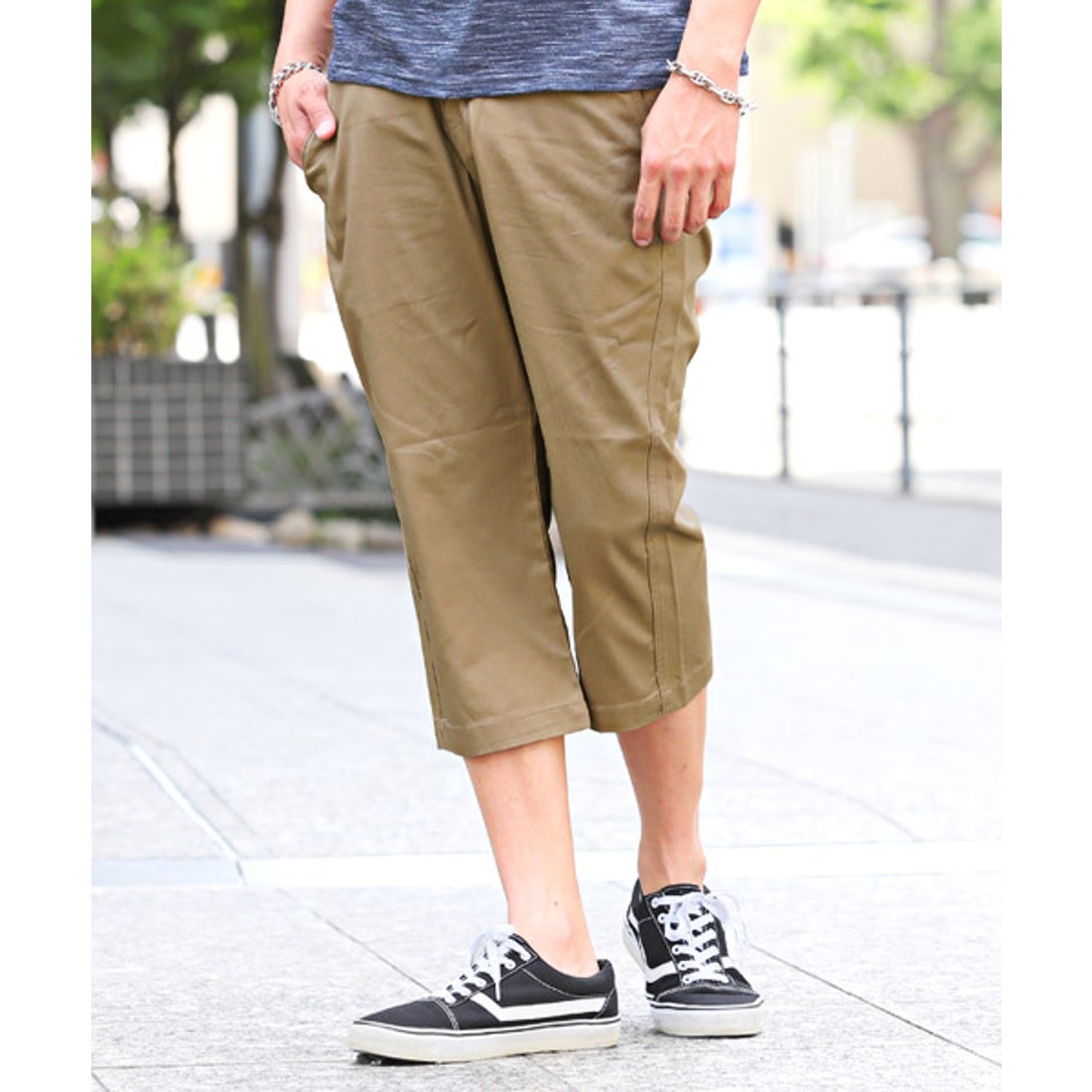 今季パラスパレス ラフィ爽チノ製品染クロップドテーパードパンツ