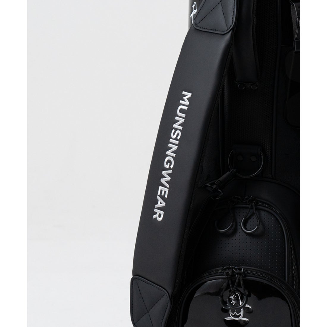 MUNSINGWEAR 【WEB限定】黒いペンギンキャディバッグ -デサントストア