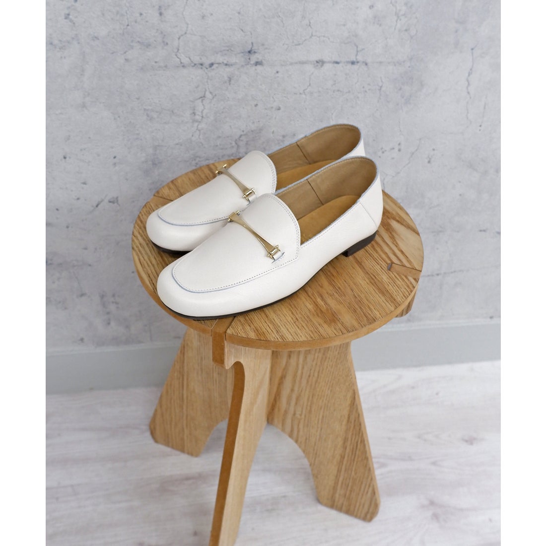 本革】 ビットローファー 7117 （アイボリー） -モードカオリ MODE