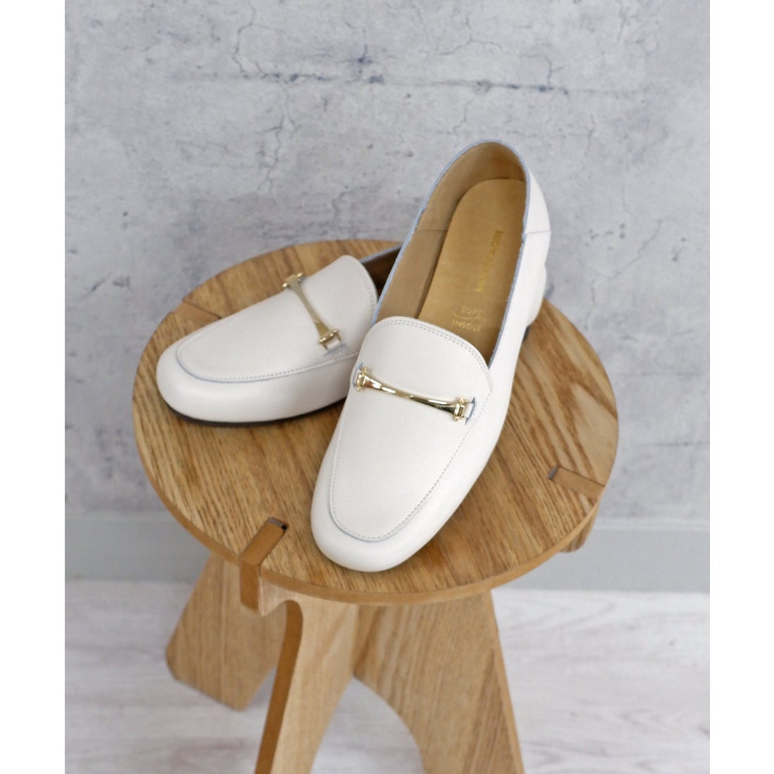 本革】 ビットローファー 7117 （アイボリー） -モードカオリ MODE