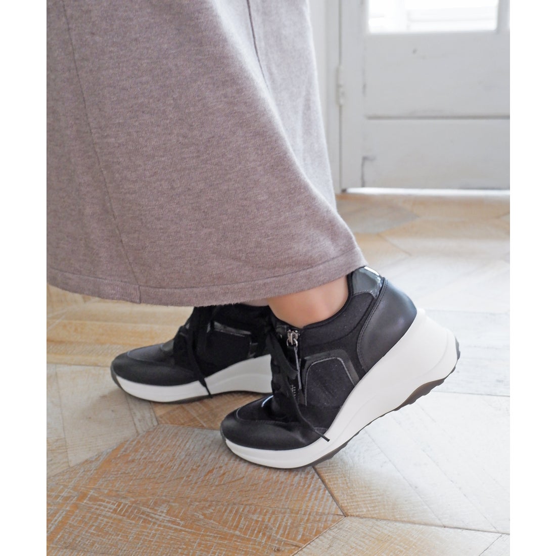 厚底ヒールアップスニーカー 21509 （ブラック） -モードカオリ MODE
