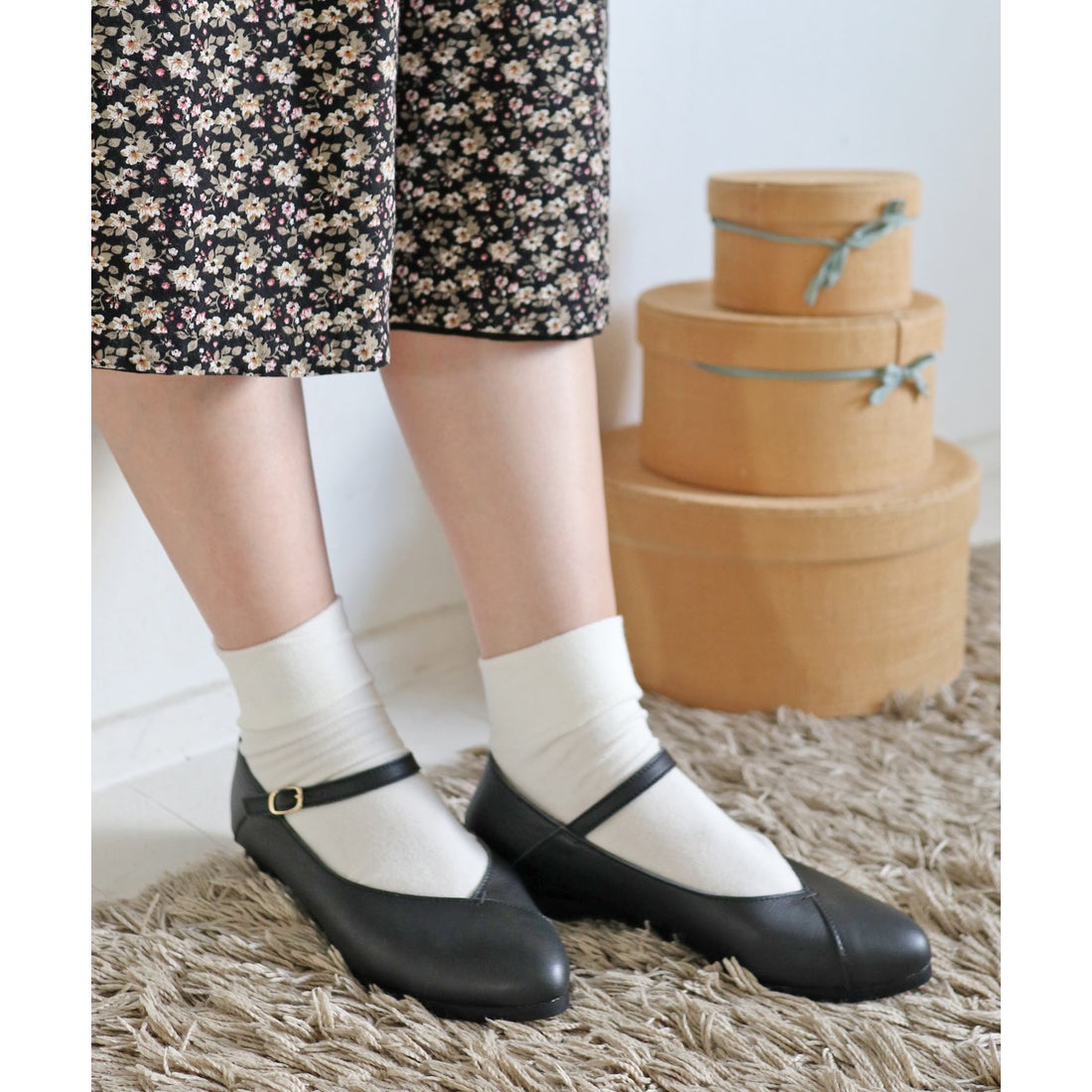 ストラップ フラットシューズ 7107 （ブラック） -モードカオリ MODE