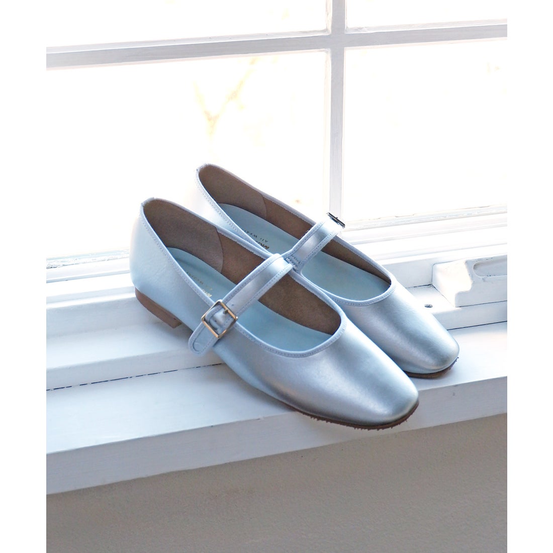 晴雨兼用】ストラップシューズ 6244 （シルバー） -モードカオリ MODE