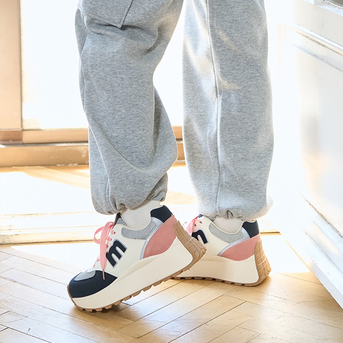 モズ moz ボリュームソールカラフルスニーカー （ネイビー） -waja