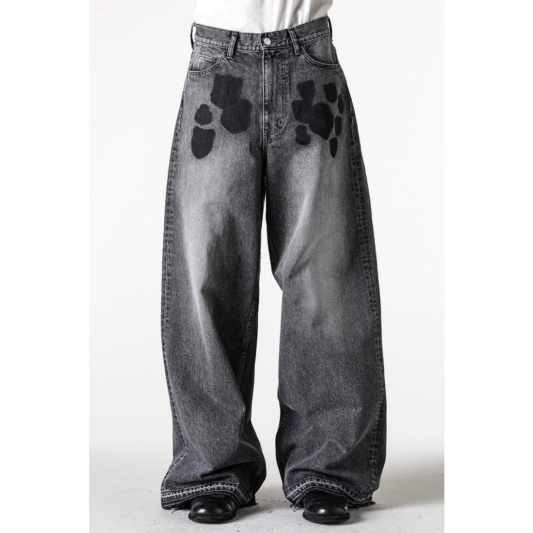 エムエーエスユー MASU MASU BOYS Emblem Baggy Jeans （Black